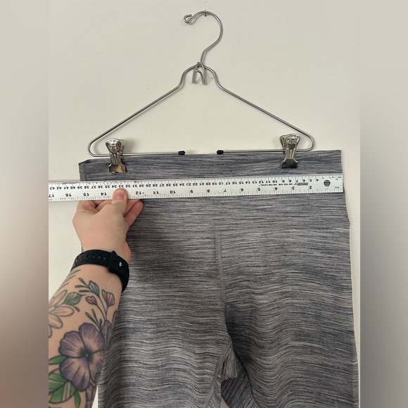 Lululemon Wunder Under Crop (Hi-Rise) Point Ice Grey Black Size 12 - Picture 3 of 9